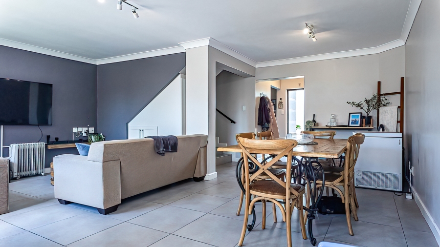 2 Bedroom Property for Sale in Piesang Valley Western Cape